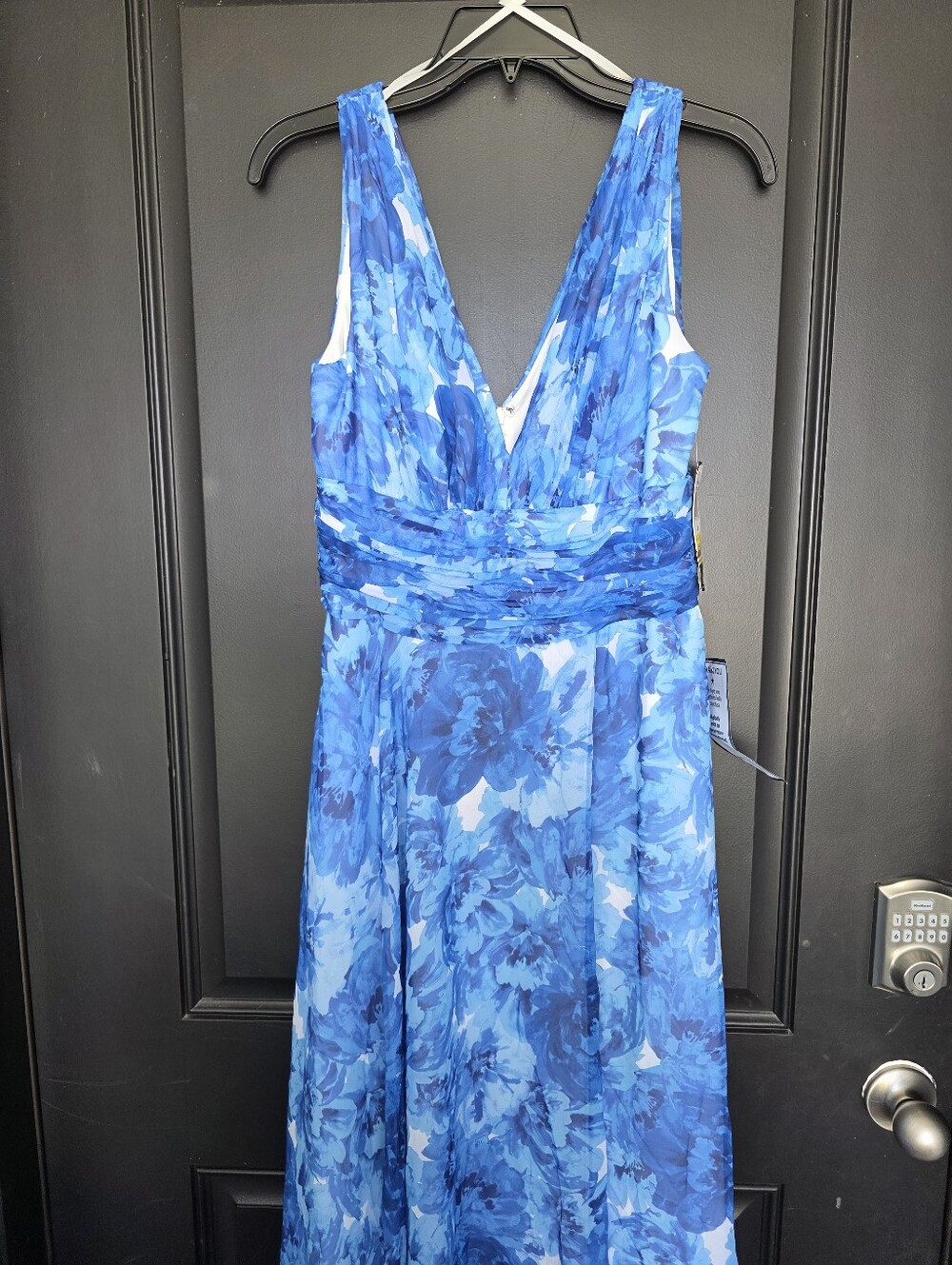 NWT Betsy & Adam Blue Floral Chiffon V Neck Pleated Maxi Gown Dress 6 $259 - Picture 6 of 15